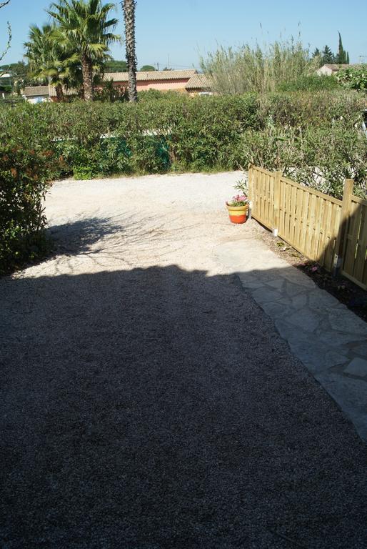 Le Mas Du Bijou Bleu Puget-sur Argens Zimmer foto